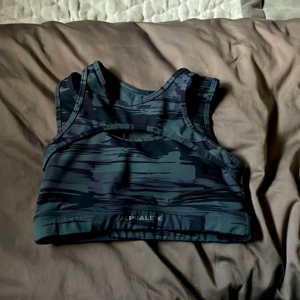 Alphalete sport bra size S never worn